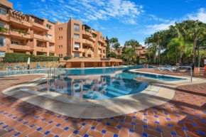OleHolidays Oasis Marbella junto a Puente Romano